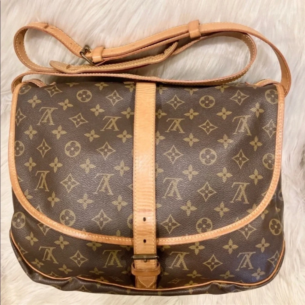 Authentic Louis Vuitton Saumur 30 #5.2 K AR 8912 - Picture 5 of 14